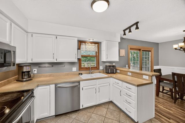 4825 71st Street, Urbandale, IA 50322