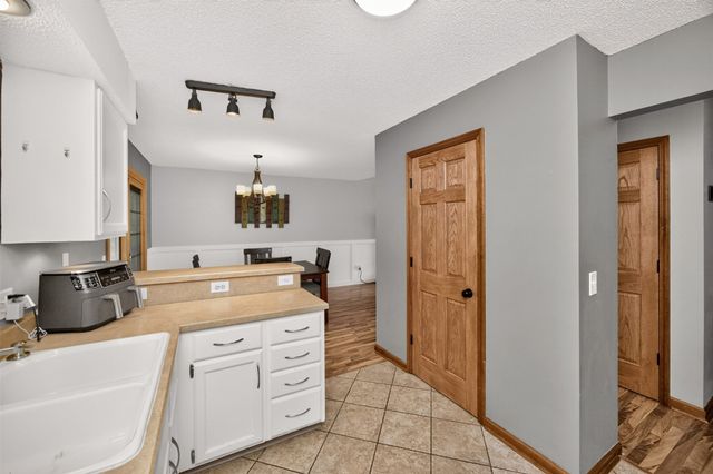 4825 71st Street, Urbandale, IA 50322
