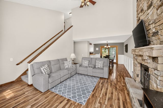 4825 71st Street, Urbandale, IA 50322