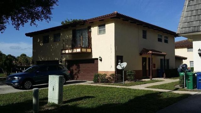 8877 NW 28th Drive 3, Coral Springs, FL 33065