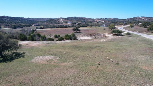 211 majestic hills, Blanco, TX 78606