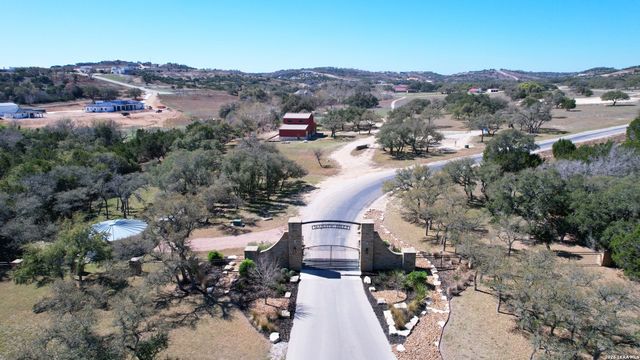 211 majestic hills, Blanco, TX 78606