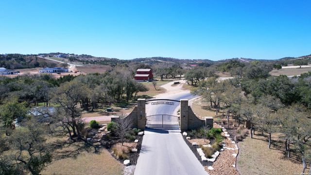 211 majestic hills, Blanco, TX 78606