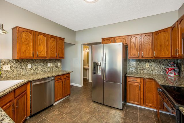 247 Trail E, Pataskala, OH 43062