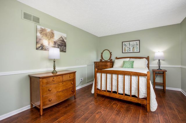 247 Trail E, Pataskala, OH 43062