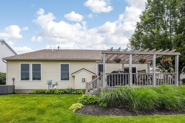 247 Trail E, Pataskala, OH 43062