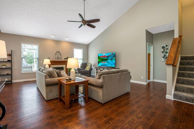247 Trail E, Pataskala, OH 43062