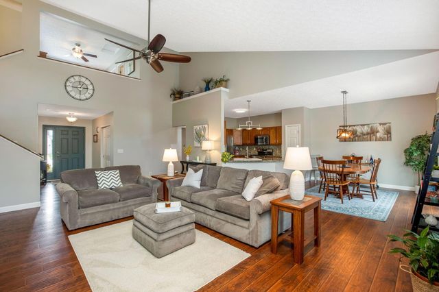 247 Trail E, Pataskala, OH 43062