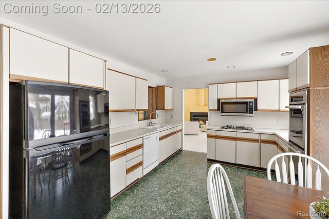 757 Woodlea Court, Birmingham, MI 48009