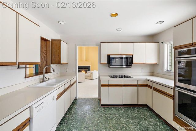 757 Woodlea Court, Birmingham, MI 48009