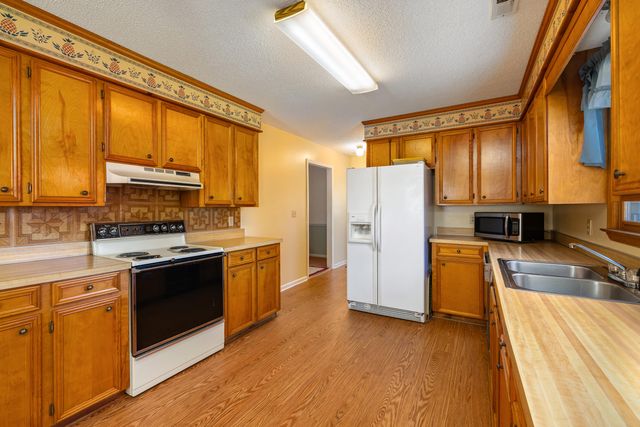 1639 Heritage Drive, Manning, SC 29102