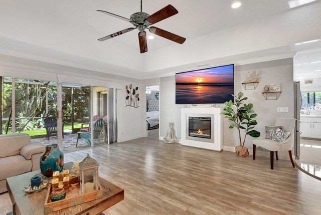 20936 Concord Green Drive E, Boca Raton, FL 33433