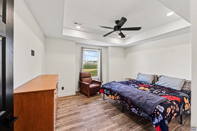 3515 SW 19th ST, Topeka, KS 66604