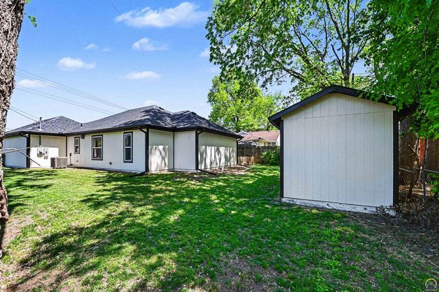3515 SW 19th ST, Topeka, KS 66604