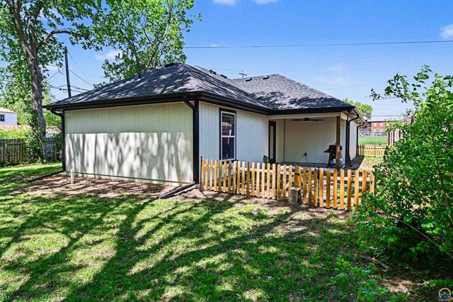 3515 SW 19th ST, Topeka, KS 66604