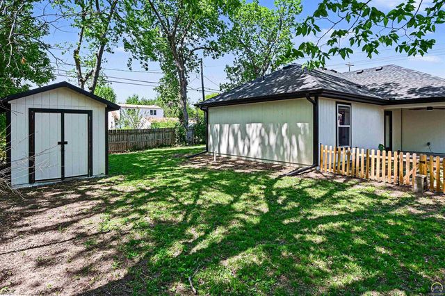 3515 SW 19th ST, Topeka, KS 66604