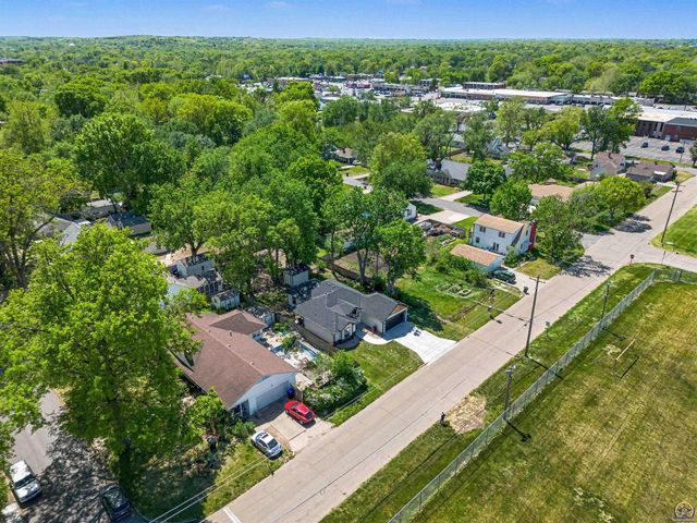 3515 SW 19th ST, Topeka, KS 66604