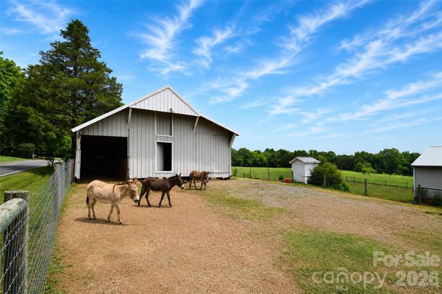 18634 Newsome Road, Oakboro, NC 28129