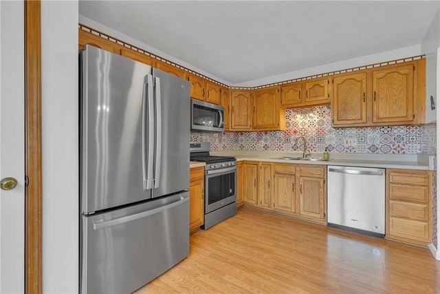 328 BROHIOS DR., Center Twp, PA 15061