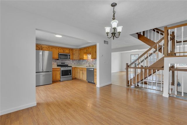 328 BROHIOS DR., Center Twp, PA 15061