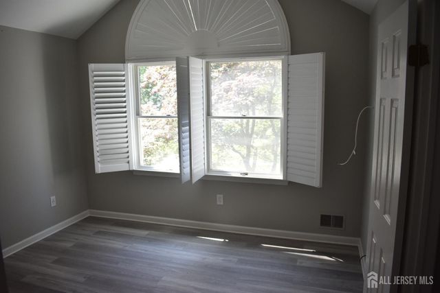 12 Juniper Street, Metuchen, NJ 08840