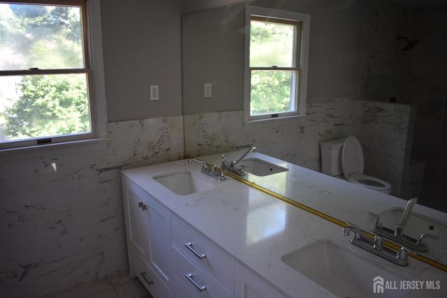 12 Juniper Street, Metuchen, NJ 08840