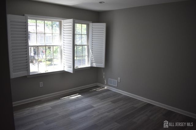 12 Juniper Street, Metuchen, NJ 08840