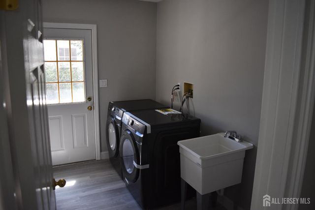 12 Juniper Street, Metuchen, NJ 08840