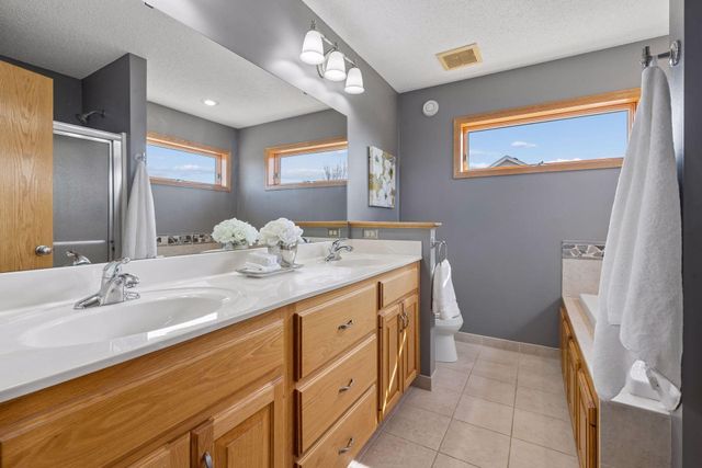 20590 Hartford Way, Lakeville, MN 55044