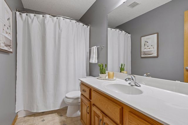 20590 Hartford Way, Lakeville, MN 55044