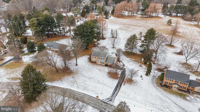 24 TURKEY HOLLOW RD, Kennett Square, PA 19348