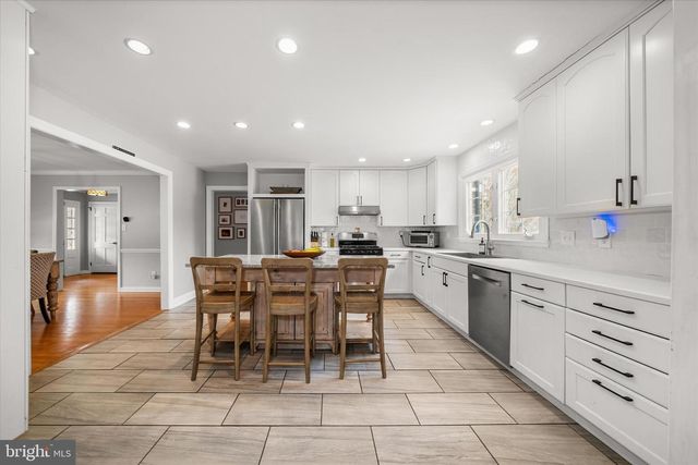 24 TURKEY HOLLOW RD, Kennett Square, PA 19348