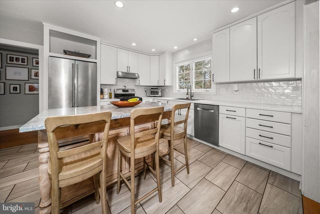 24 TURKEY HOLLOW RD, Kennett Square, PA 19348