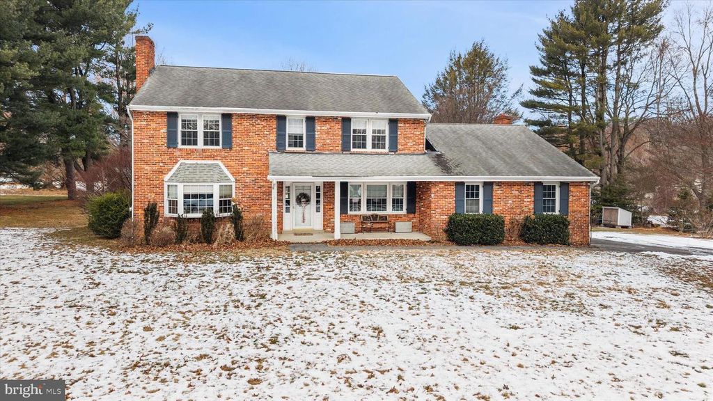 24 TURKEY HOLLOW RD, Kennett Square, PA 19348