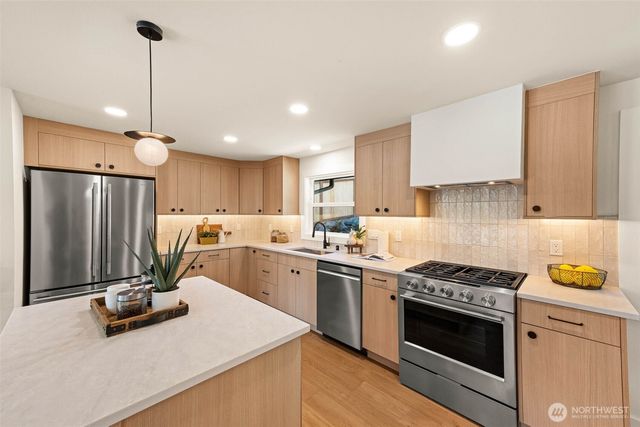 8019 Bagley Avenue N, Seattle, WA 98103