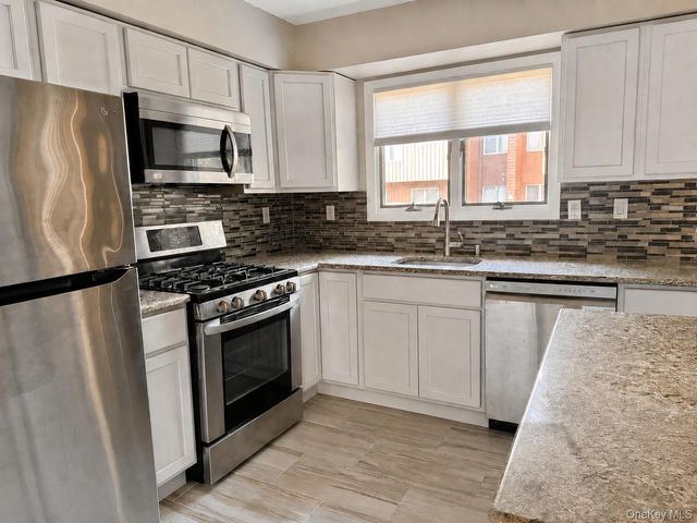 10 Braemar Court, New City, NY 10956
