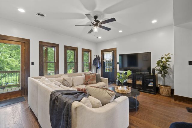 2263 Stratford Road, Delaware, OH 43015