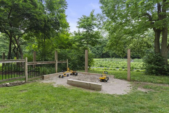 2263 Stratford Road, Delaware, OH 43015