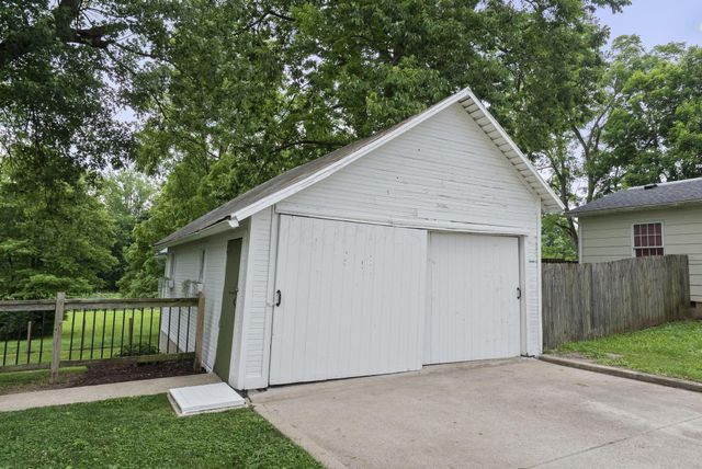 2263 Stratford Road, Delaware, OH 43015