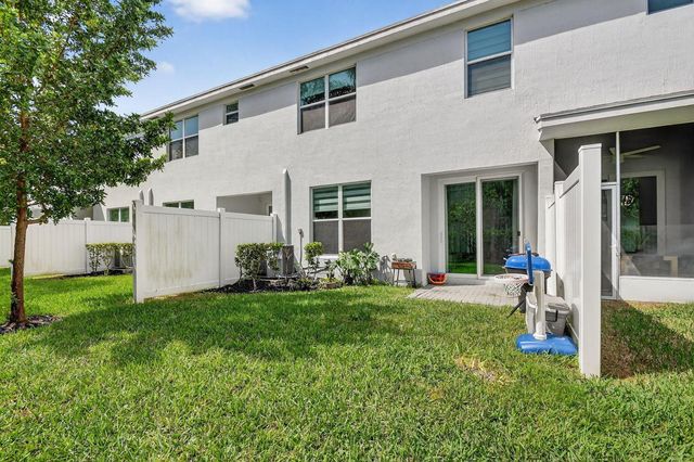 4326 Hammock Grove Drive, Lake Worth, FL 33467