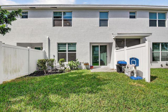 4326 Hammock Grove Drive, Lake Worth, FL 33467
