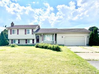 1434 S Vernon Road, Corunna, MI 48817