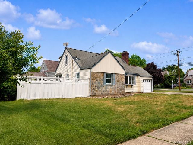 3385 Maplewood Drive S, Wantagh, NY 11793