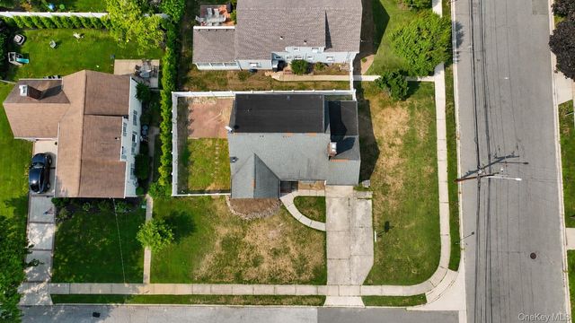 3385 Maplewood Drive S, Wantagh, NY 11793