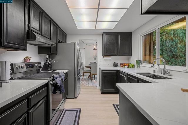 362 Willowcreek Ln, Martinez, CA 94553