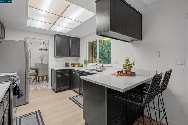 362 Willowcreek Ln, Martinez, CA 94553