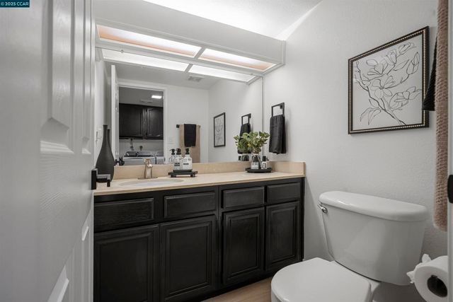 362 Willowcreek Ln, Martinez, CA 94553