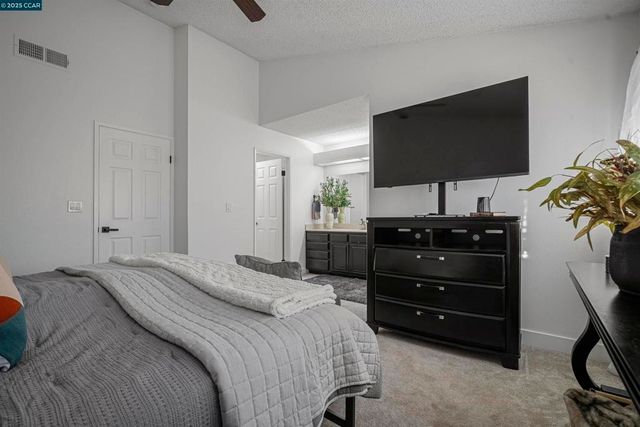 362 Willowcreek Ln, Martinez, CA 94553