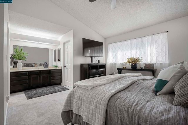 362 Willowcreek Ln, Martinez, CA 94553