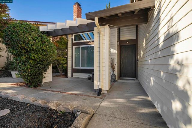 362 Willowcreek Ln, Martinez, CA 94553